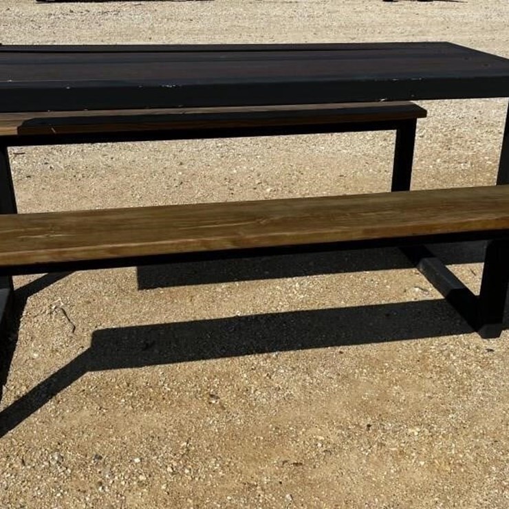 L3- Picnic Table
