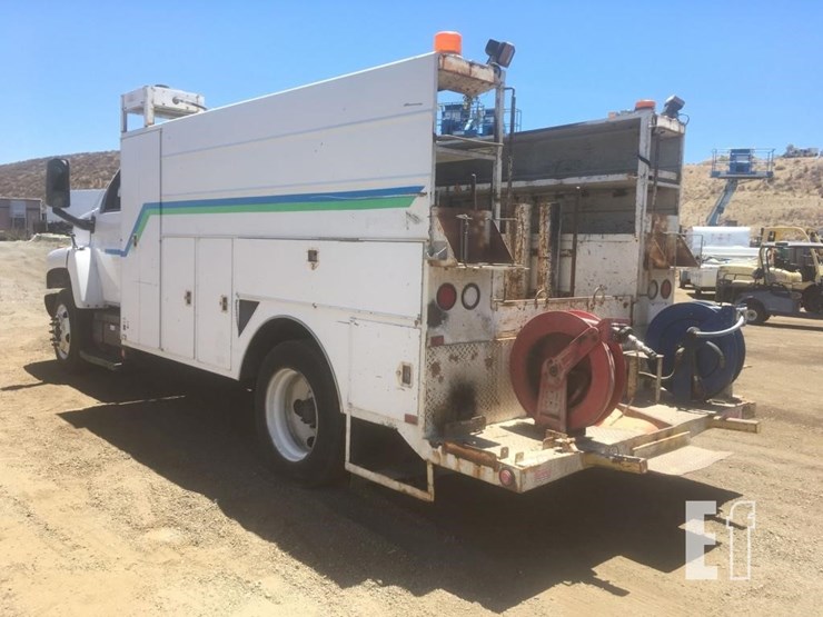 2004-gmc-topkick-c7500-image-3