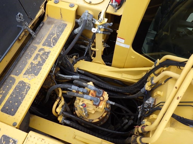 2016-komatsu-pc490-lc-11-image-21