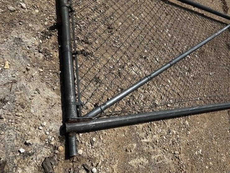 l3--chain-link-entryway-gates-image-5