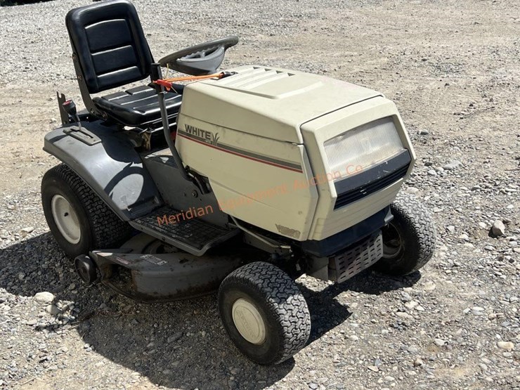 white-by-mtd-42"-16hp-riding-mower-image-7