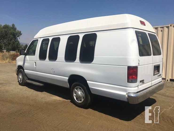 2014-ford-e150-image-4