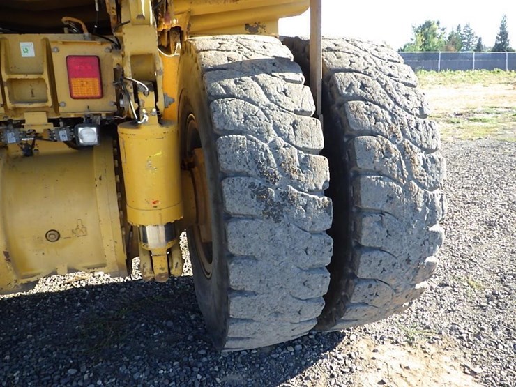 2011-caterpillar-770-image-57