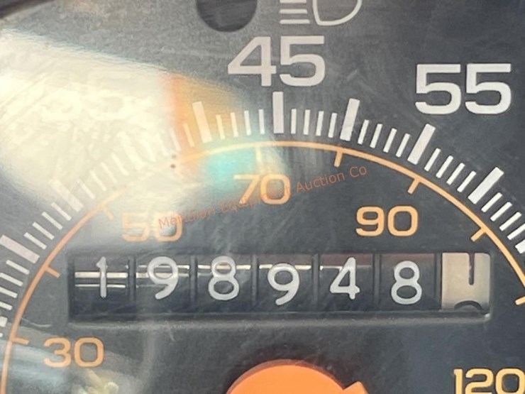 1991-chevrolet-suburban-image-32