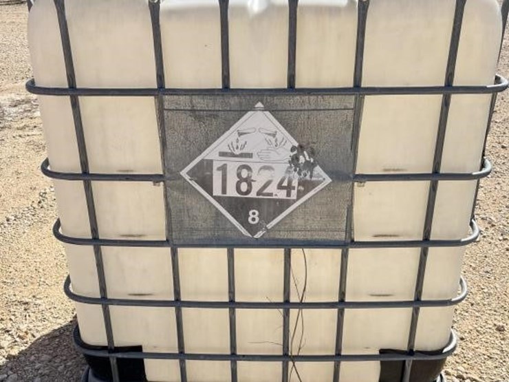 l3---water/fertilizer-tote-image-2