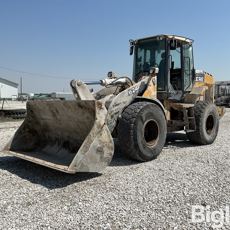 DEERE 624K