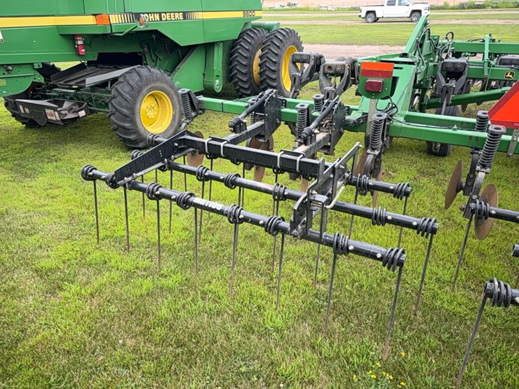 john-deere-2700-image-11