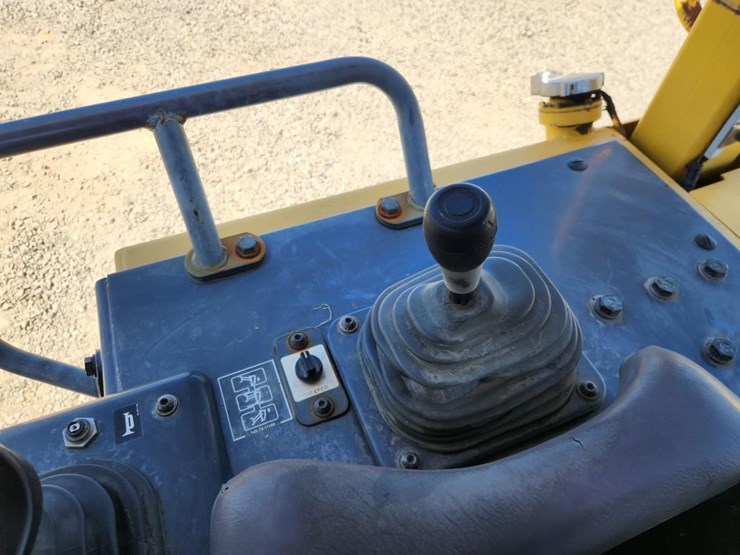 2006-komatsu-d31ex-21-image-32