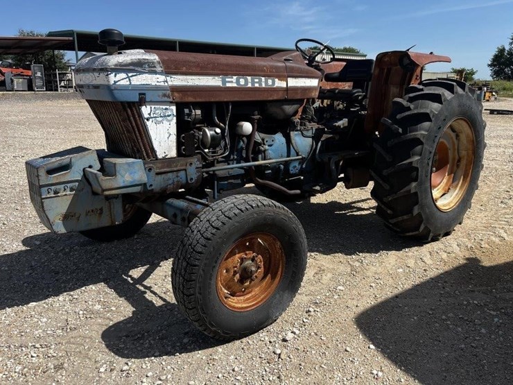 ford-tractor-image-1