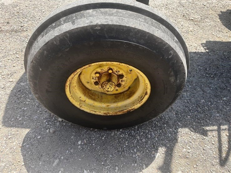 john-deere-4230-image-22