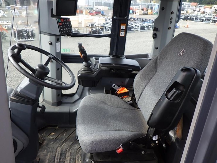 2023-deere-544p-image-27