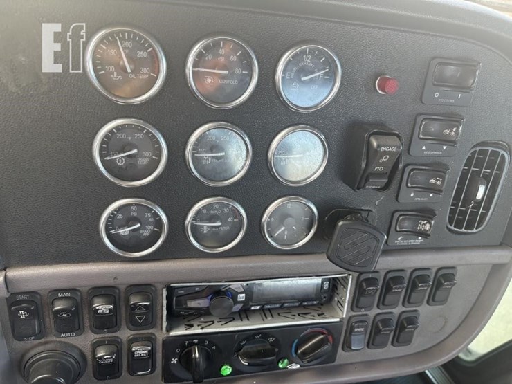 2013-peterbilt-388-image-6