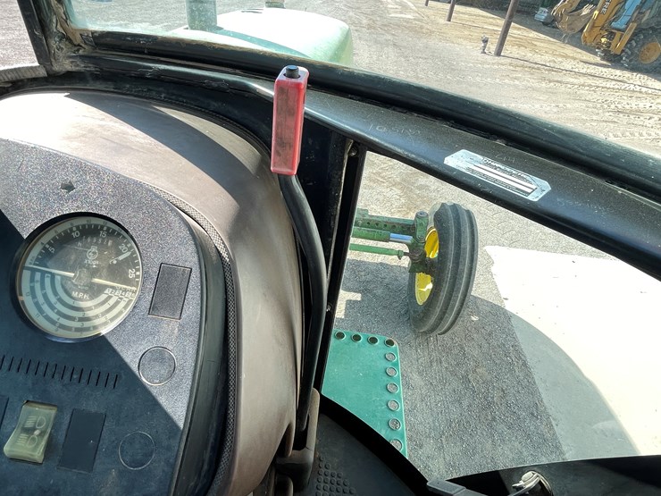 john-deere-3055-image-37