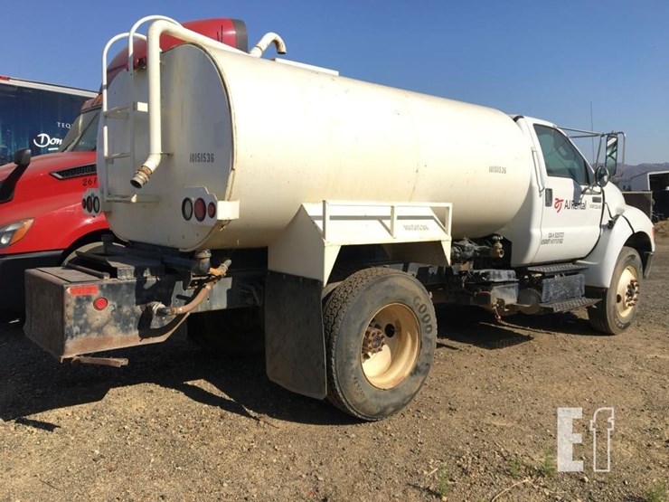 2012-ford-f750-image-3