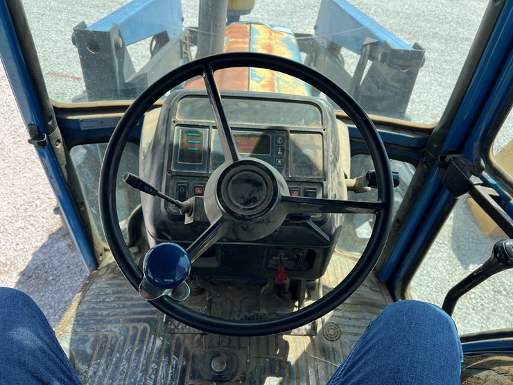ford-7810-image-7