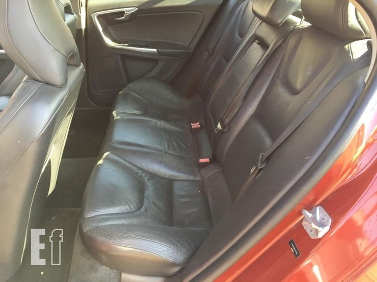 2014-volvo-s60-t5-image-9