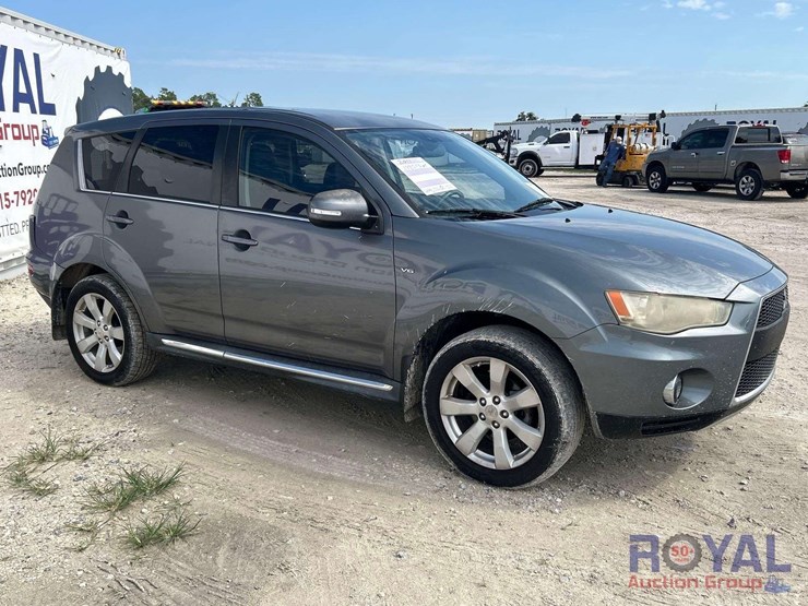 2011-mitsubishi-outlander-image-2
