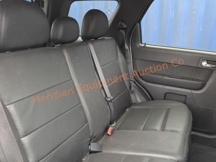 2010-ford-escape-image-27