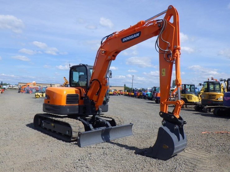 2021-doosan-dx85r-3-image-2