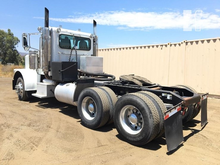 2013-peterbilt-388-image-4