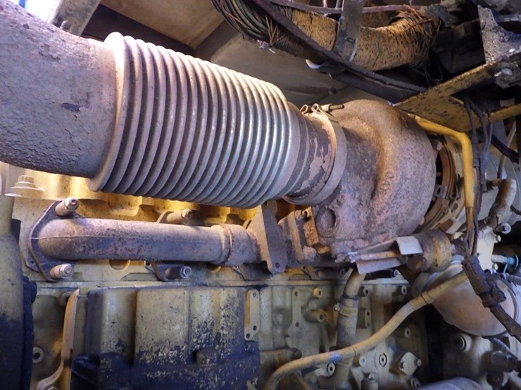 2011-caterpillar-770-image-29