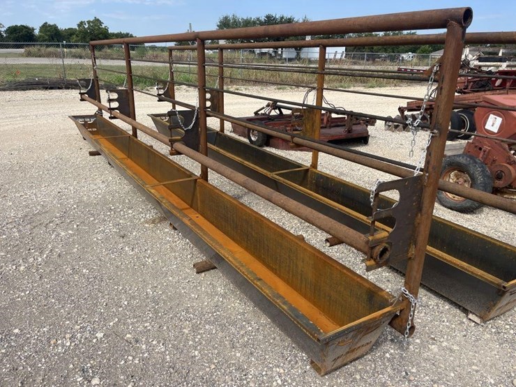 l2---(1)-freestanding-panel-w/-feed-bunk-image-2