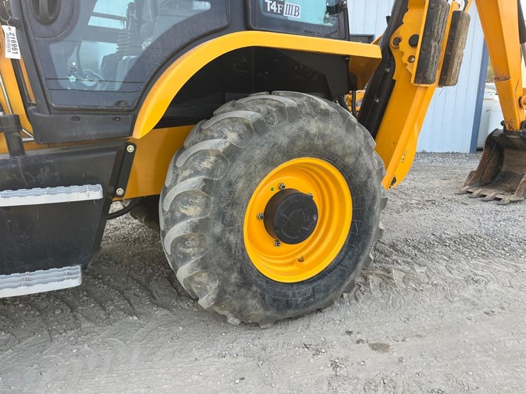 2022-jcb-3cx-image-14