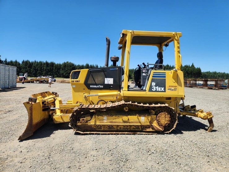 2006-komatsu-d31ex-21-image-8