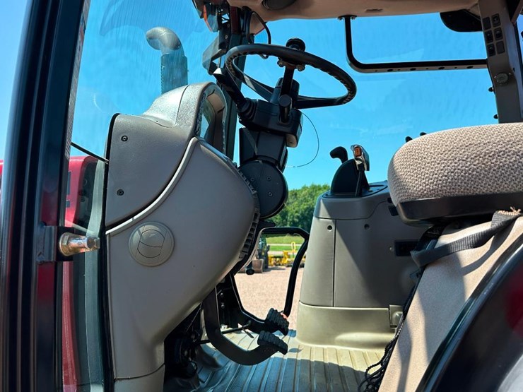 2014-case-ih-maxxum-140-image-54