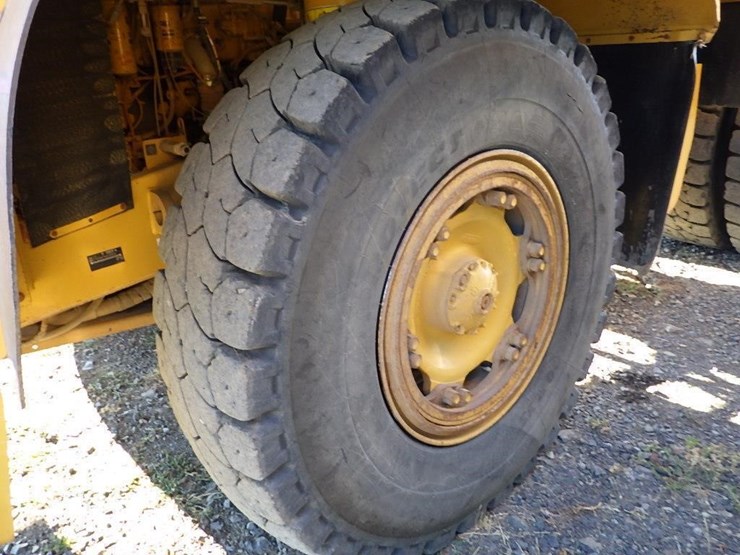 2011-caterpillar-770-image-51