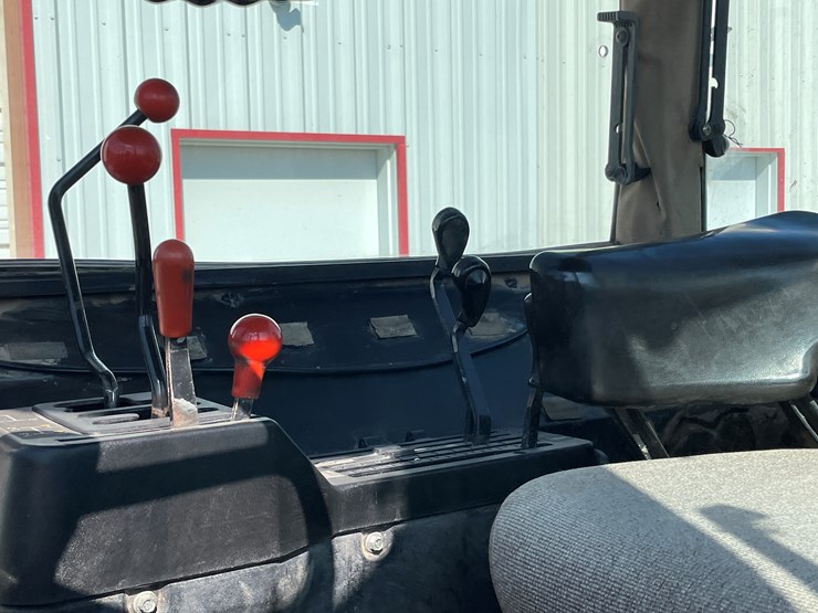 john-deere-3055-image-31