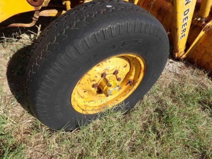 john-deere-300-image-10