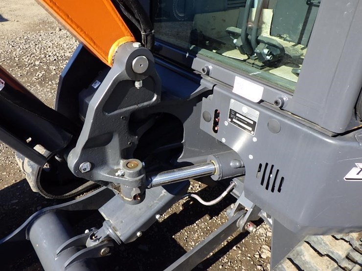 2024-doosan-dx35z-image-14