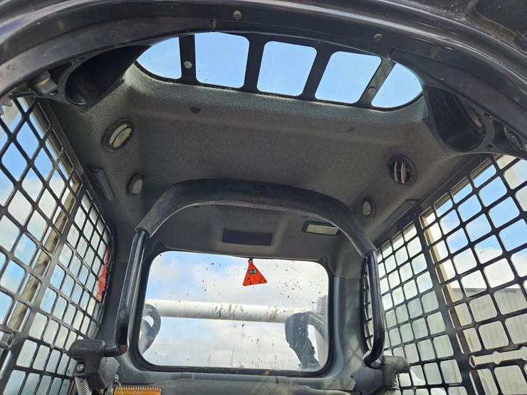 2020-bobcat-t590-image-8