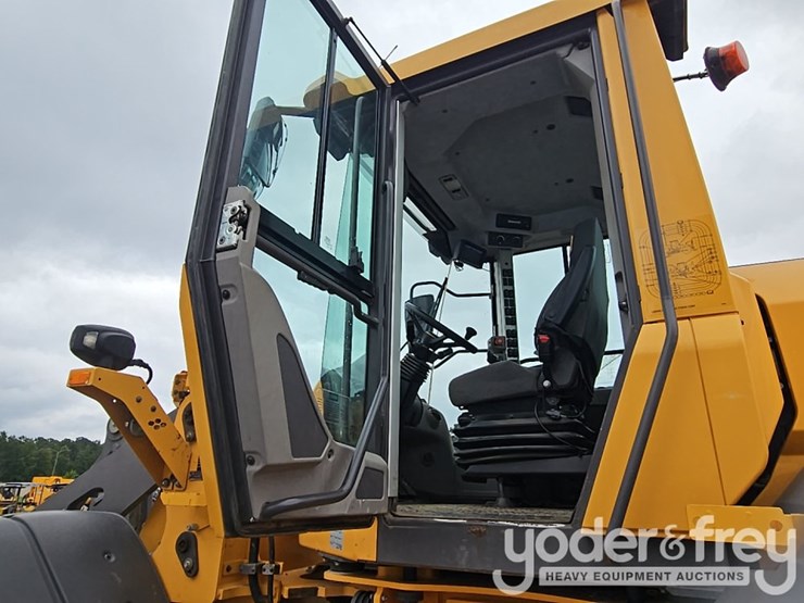 2020-volvo-l60h-image-43