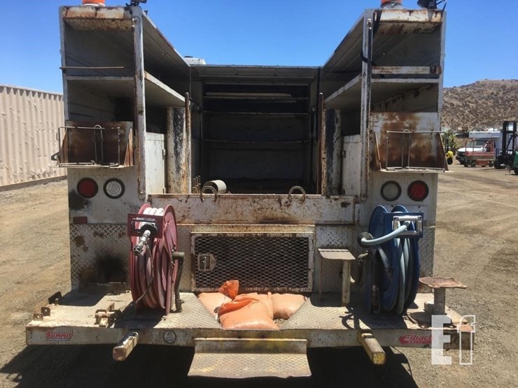 2004-gmc-topkick-c7500-image-13