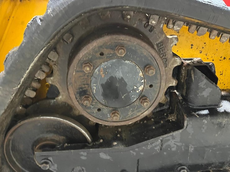 2020-jcb-270t-image-18