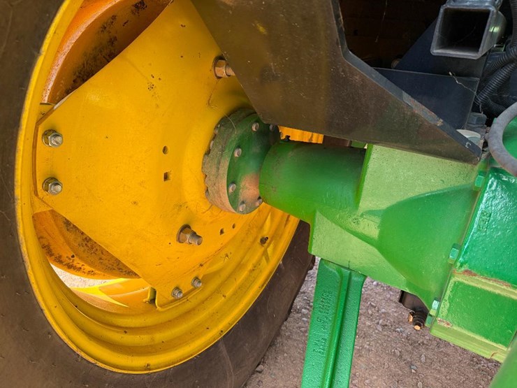 2017-john-deere-6120e-image-46