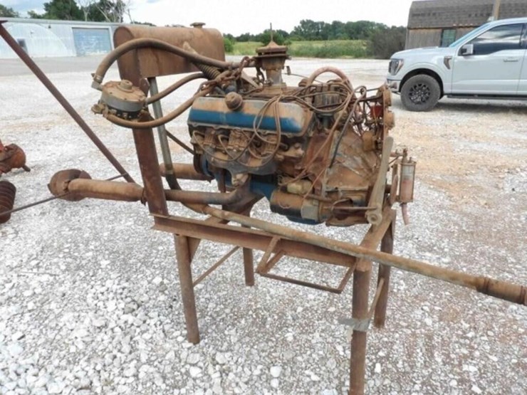 oldsmobile-8-cylinder-engine-&-stand-image-1