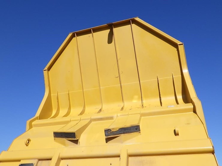 2011-caterpillar-770-image-48