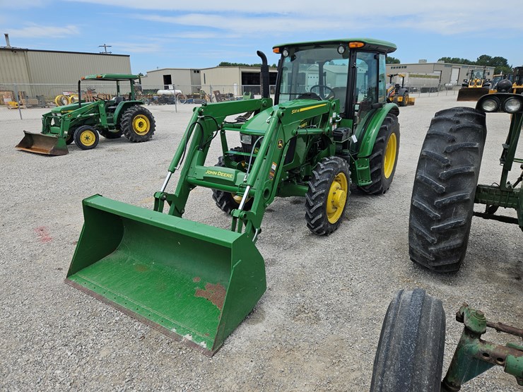 2019-john-deere-5065e-image-24