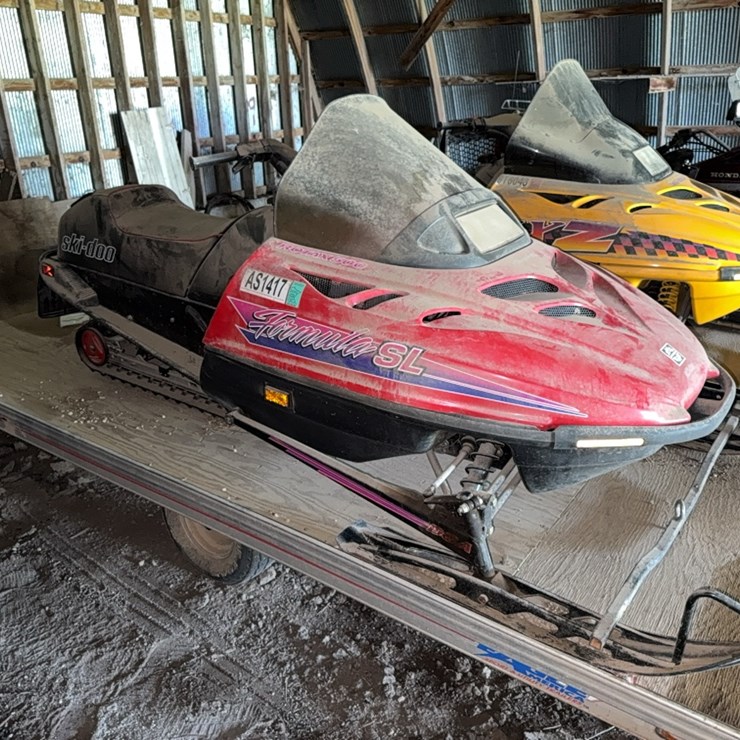 Skidoo Formula SL 500 Snowmobile w/ 1,268 Miles, Trailer Sold Seperate