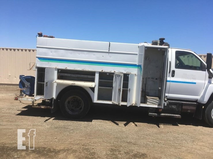 2004-gmc-topkick-c7500-image-11