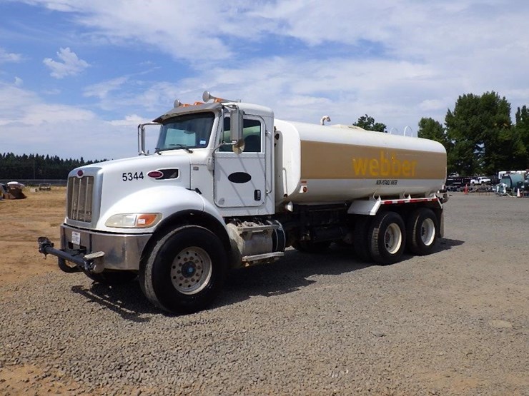 2016-peterbilt-348-image-1