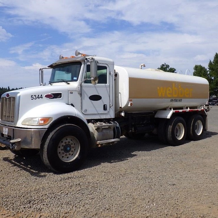 2016 PETERBILT 348