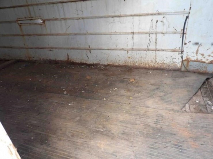 w-w-16'-livestock-trailer-image-10
