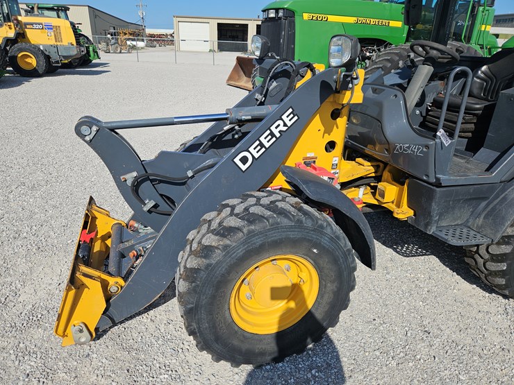 2022-deere-204l-image-5