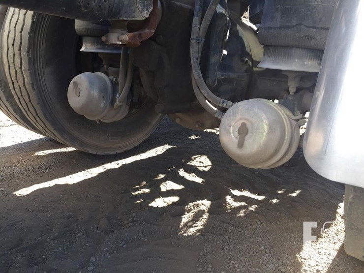 2002-kenworth-t800-image-10