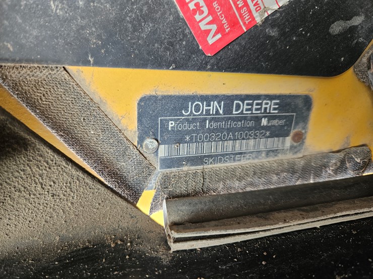 2005-john-deere-320-image-10