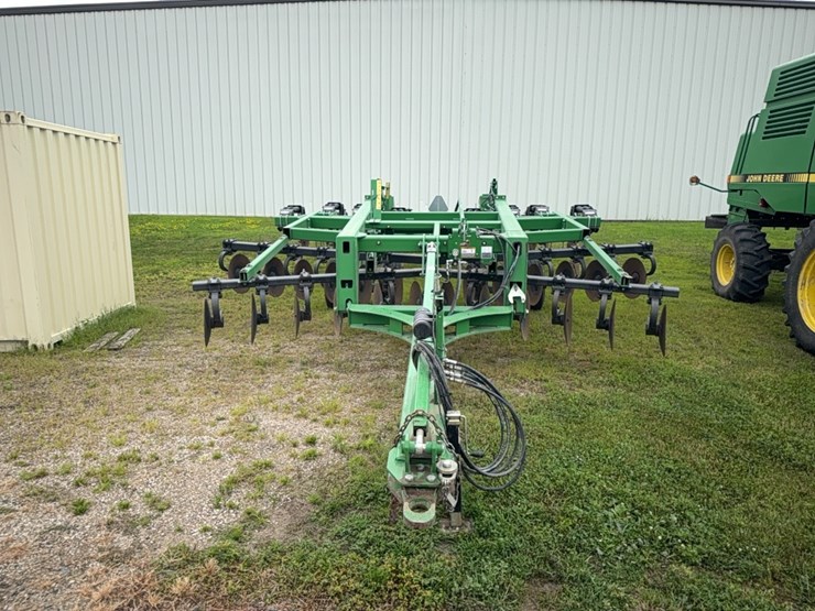 john-deere-2700-image-2